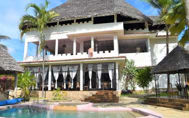 5 Bed Villa with En Suite in Watamu