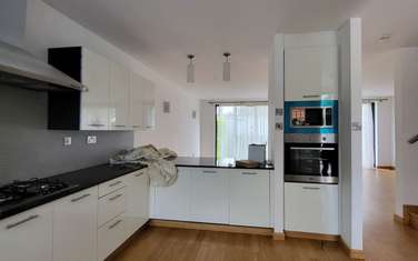 4 Bed Townhouse with En Suite in Garden Estate