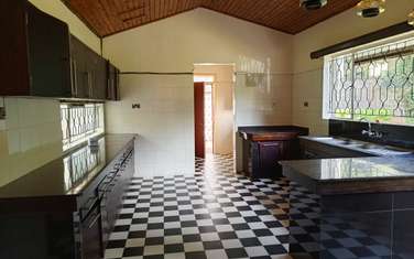 5 Bed House with En Suite in Gigiri