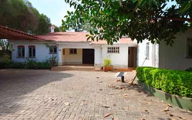 4 Bed House with Garden in Lake View
