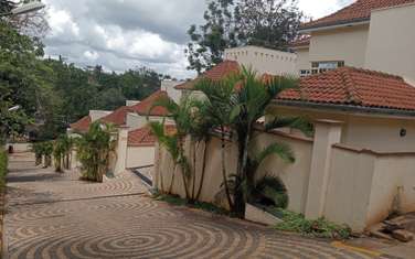 4 Bed Townhouse with En Suite at Lolesho