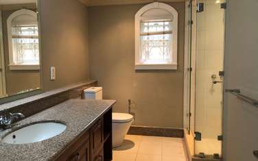4 Bed Townhouse with En Suite in Kitisuru