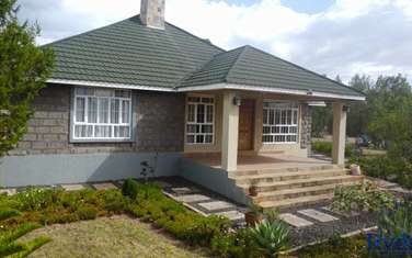 3 Bed House with En Suite at Narumoro