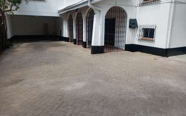 5 Bed Townhouse with En Suite at Yaya