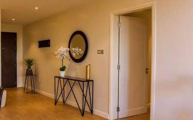 Serviced 2 Bed Apartment with En Suite in Riverside