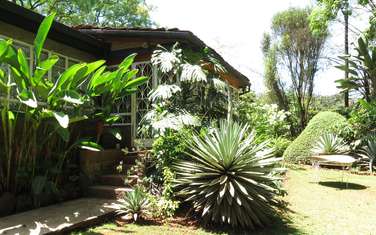 4 Bed House with Garden in Lavington