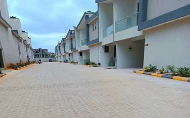 4 Bed House with En Suite in Syokimau