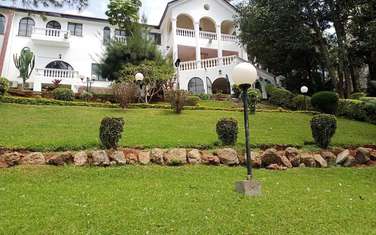 5 Bed House with Aircon in Nyari