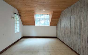 5 Bed House with En Suite at Rosslyn Lone Tree