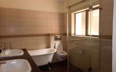 5 Bed House with En Suite in Thigiri