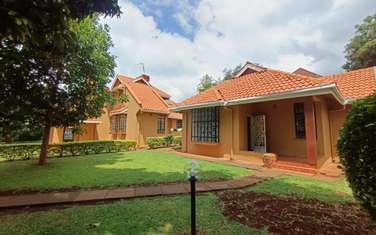 5 Bed House with En Suite in Runda