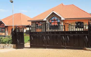 3 bedroom house for rent in Kenyatta Road