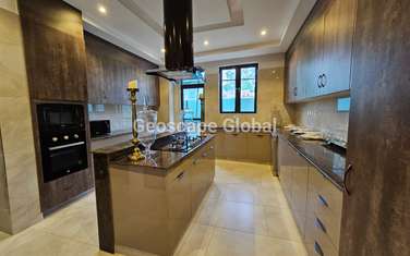 4 Bed Apartment with En Suite in Riverside