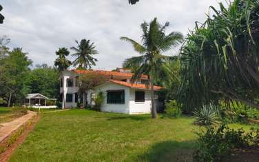 4 Bed Villa with En Suite in Kikambala