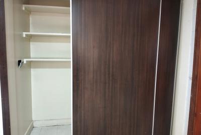 5 Bed Townhouse with En Suite in Lavington - 4