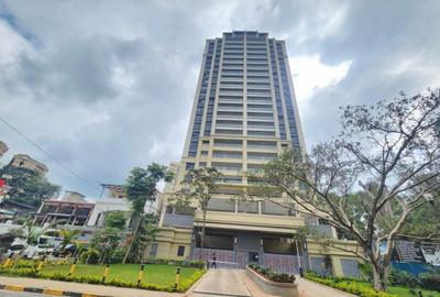 2 Bed Apartment with En Suite at Near Westgate Mall