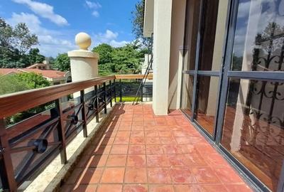 4 Bed Townhouse with En Suite in Spring Valley - 2