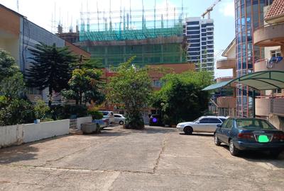 5 Bed Townhouse with En Suite in Rhapta Road - 2