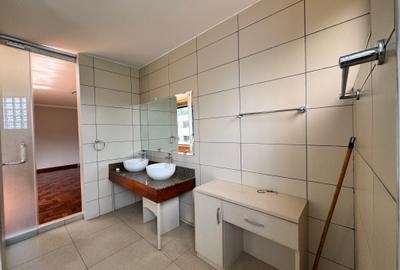 Serviced 3 Bed Apartment with En Suite in Riverside - 3