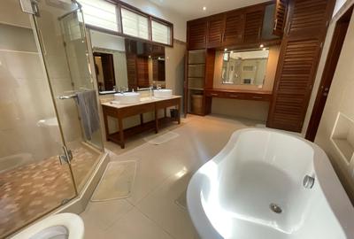 Serviced 3 Bed Apartment with En Suite in Nyali Area - 2