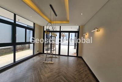 5 Bed House with En Suite in Nyari - 3