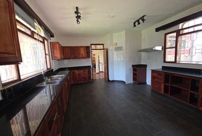 6 Bed House with En Suite at Old Runda - 4