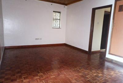 5 Bed Villa with En Suite in Lavington - 4