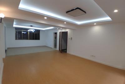 3 Bed Apartment with En Suite in Lavington - 4
