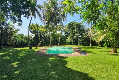 5 Bed House with En Suite at Nyali - 3