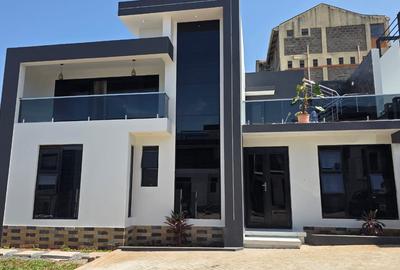 4 Bed Townhouse with En Suite in Ruiru - 2