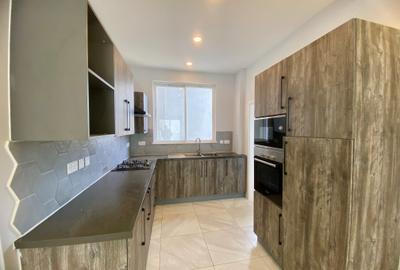 1 Bed Apartment with Swimming Pool in Rhapta Road - 2