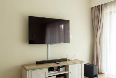 Furnished 2 Bed Apartment with En Suite at Riverside Drive - 4
