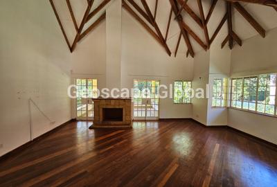 5 Bed House with En Suite in Rosslyn - 2