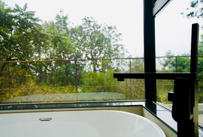 3 Bed Apartment with En Suite at 2026-397 - 4
