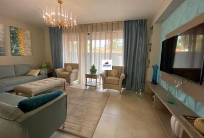 3 Bed Apartment with En Suite in Riverside - 2