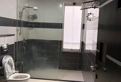 3 Bed Apartment with Swimming Pool in Riverside - 4