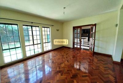 5 Bed Villa with En Suite in Runda - 3