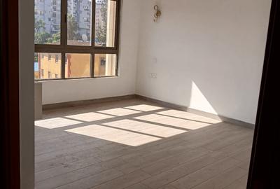 3 Bed Apartment with En Suite in Kilimani - 3