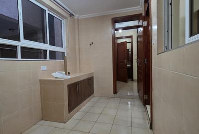 3 Bed Apartment with En Suite in Riverside - 4