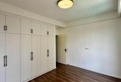 1 Bed Apartment with En Suite in Westlands Area - 4