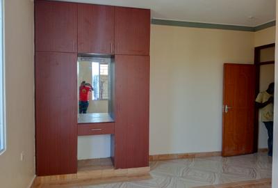 3 Bed Apartment with Parking at Beach Road - 4