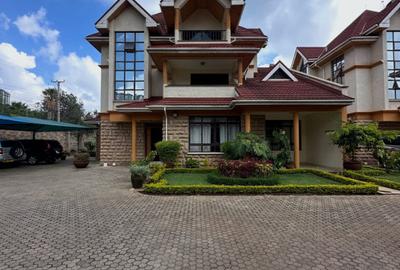 5 Bed Townhouse with En Suite in Lavington