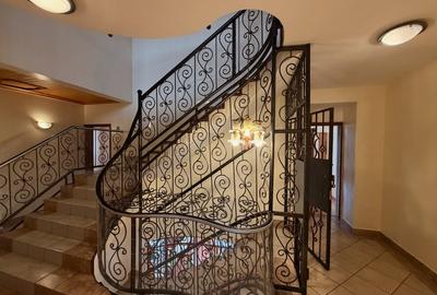 5 Bed House with En Suite in Runda - 4