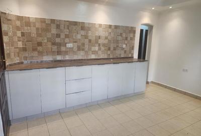 4 Bed Apartment with En Suite in Rhapta Road - 4