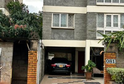 5 Bed House with En Suite in South C - 3