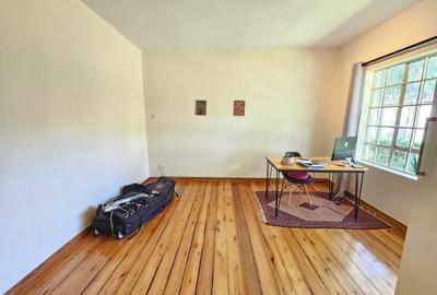 3 Bed House with En Suite in Ridgeways - 4
