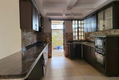 4 Bed Townhouse with En Suite in Kitisuru - 2