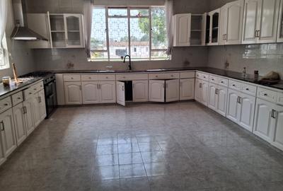 5 Bed Townhouse with En Suite at Karen - 4