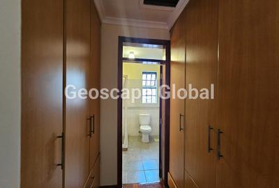 5 Bed House with En Suite in Runda - 4