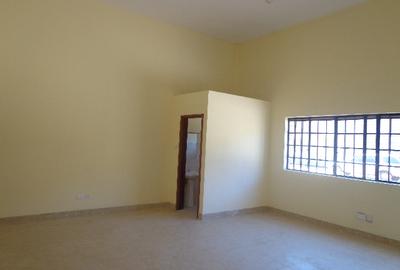 10,588 ft² Warehouse with Backup Generator in Embakasi - 4